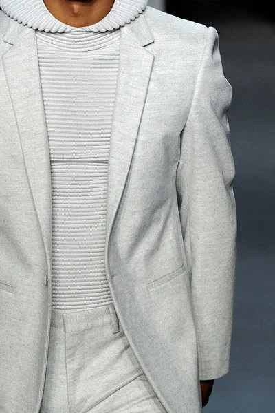 Look 16